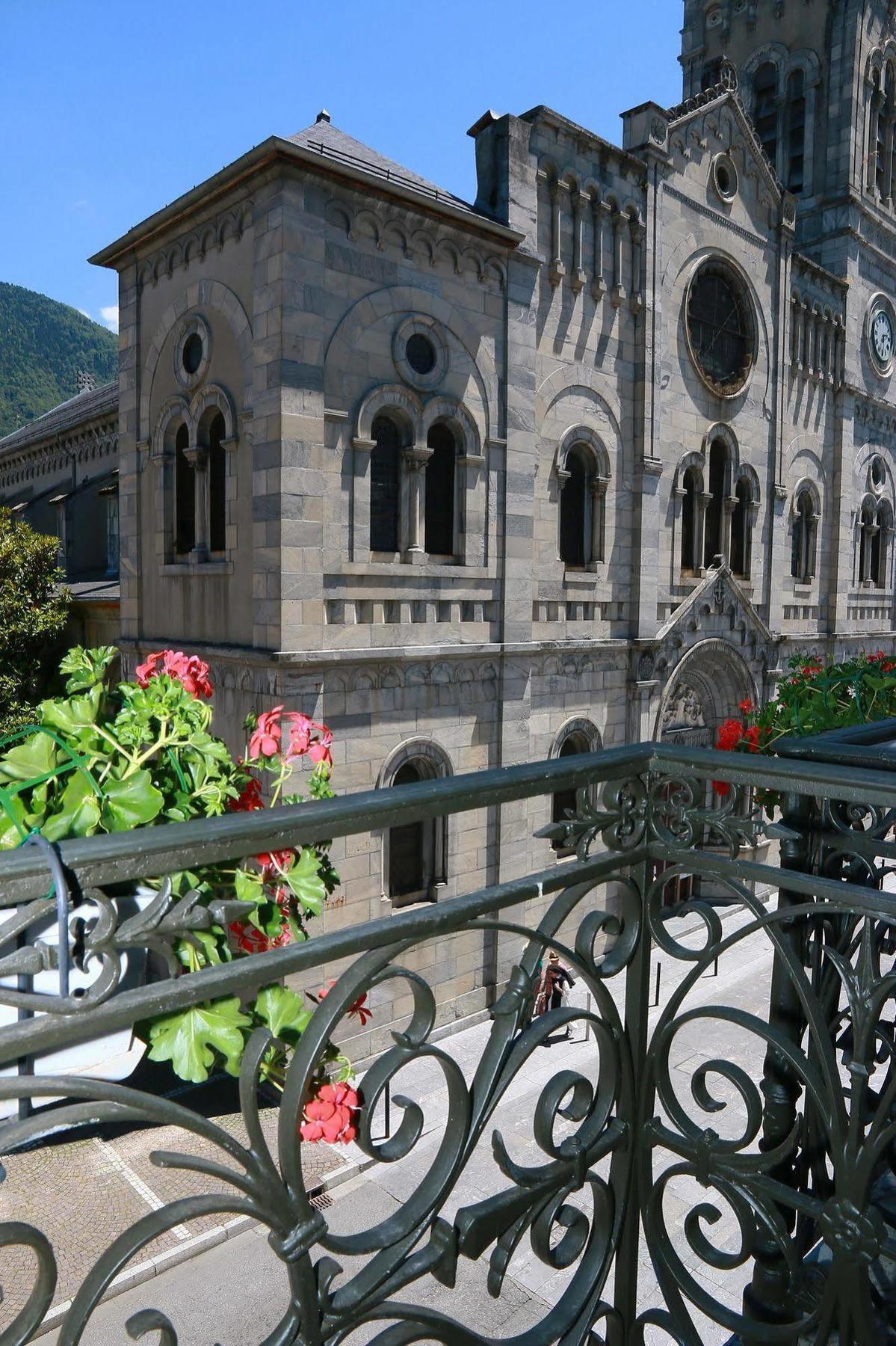 Hotel Panoramic Bagneres-de-Luchon Exterior photo